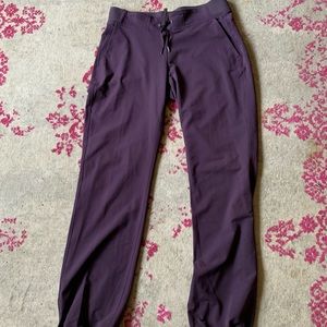 Lululemon ladies purple Pants